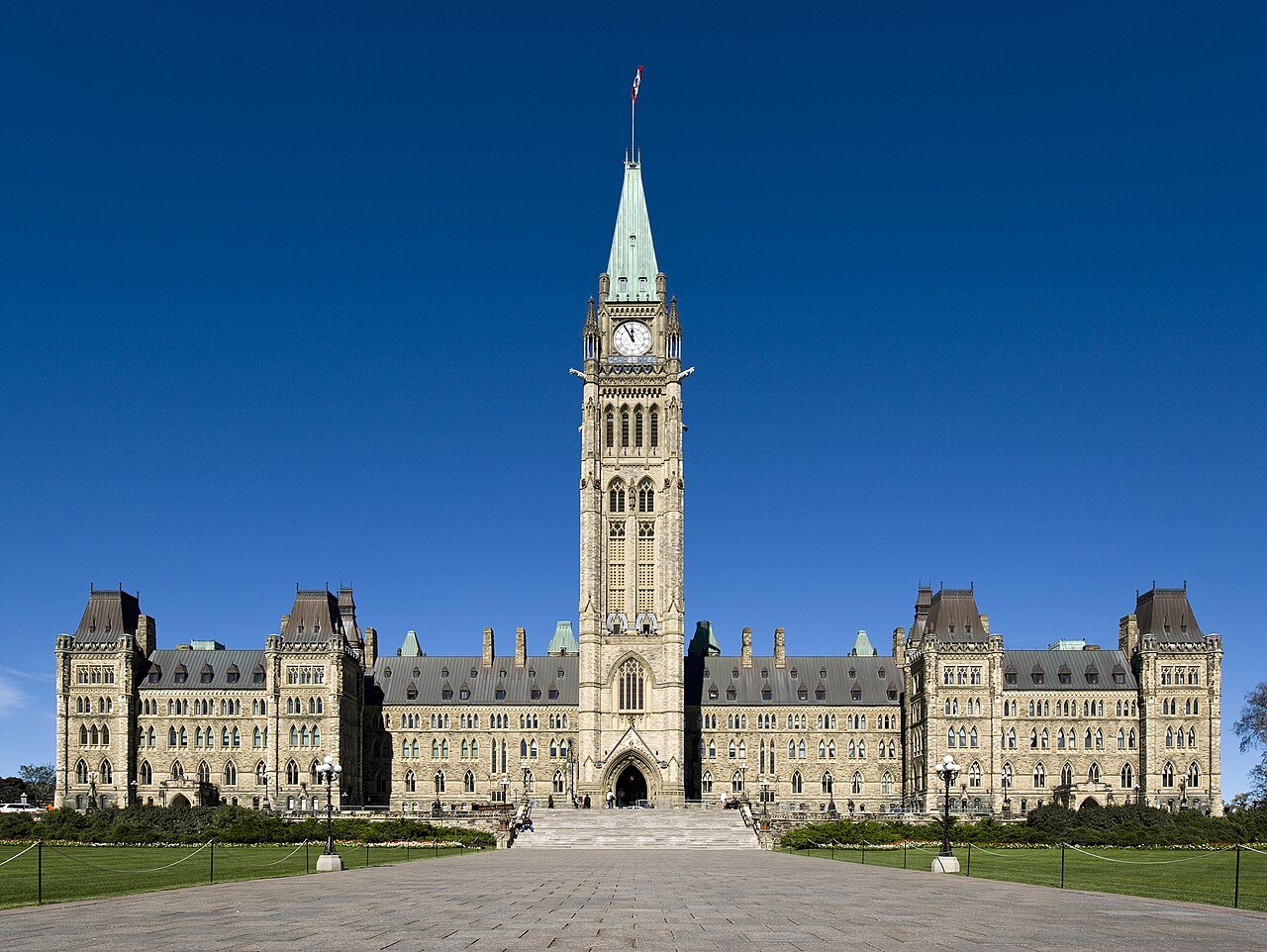 0.5%: Canada's slowest annual population growth since 1915 runs on immigration
