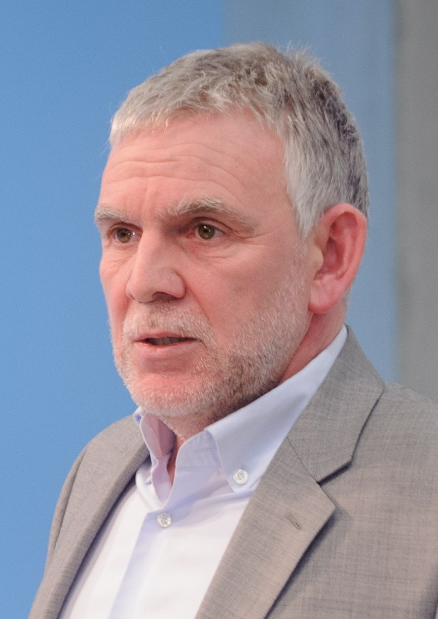 €1.13 Million in Ministry Grants, Then the CEO Role: Germany's Revolving Door